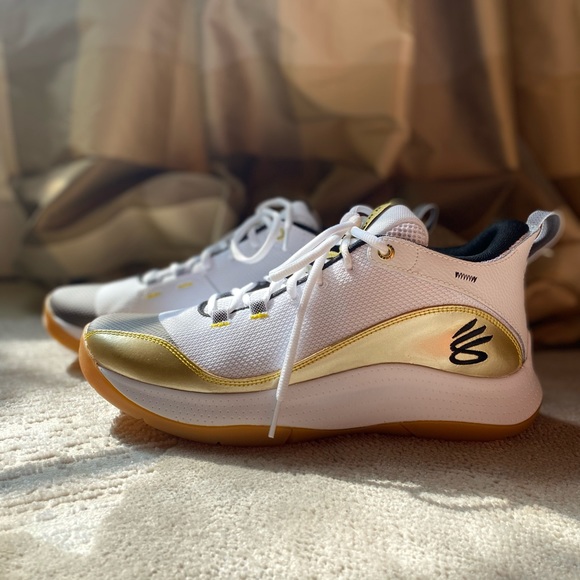 Under Armour Other - Under Armour Curry 3Z5